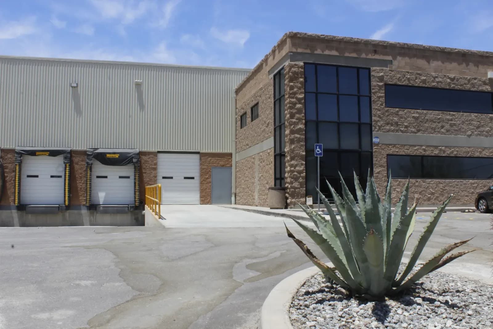 Nave Industrial de 1,971 m²