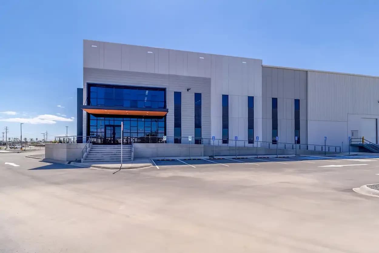 Nave Industrial de 21,800 m² en Renta en Standalone