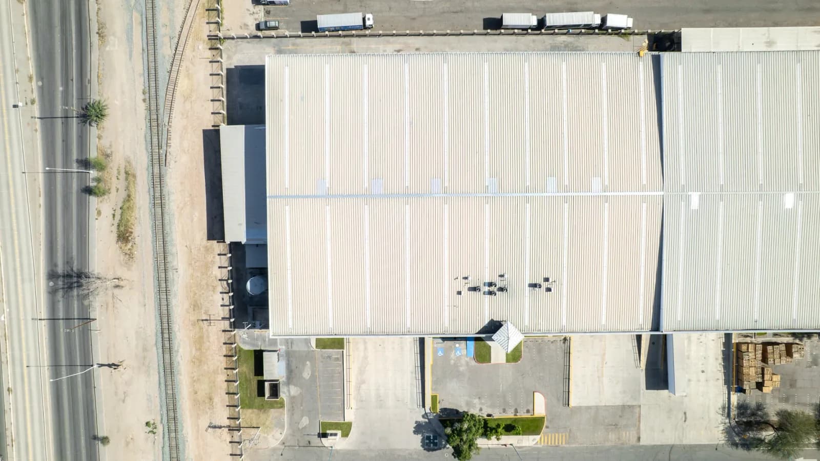 Nave Industrial de 5,881 m² 4