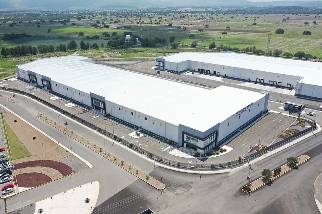 Nave Industrial de 17,230 m² 1