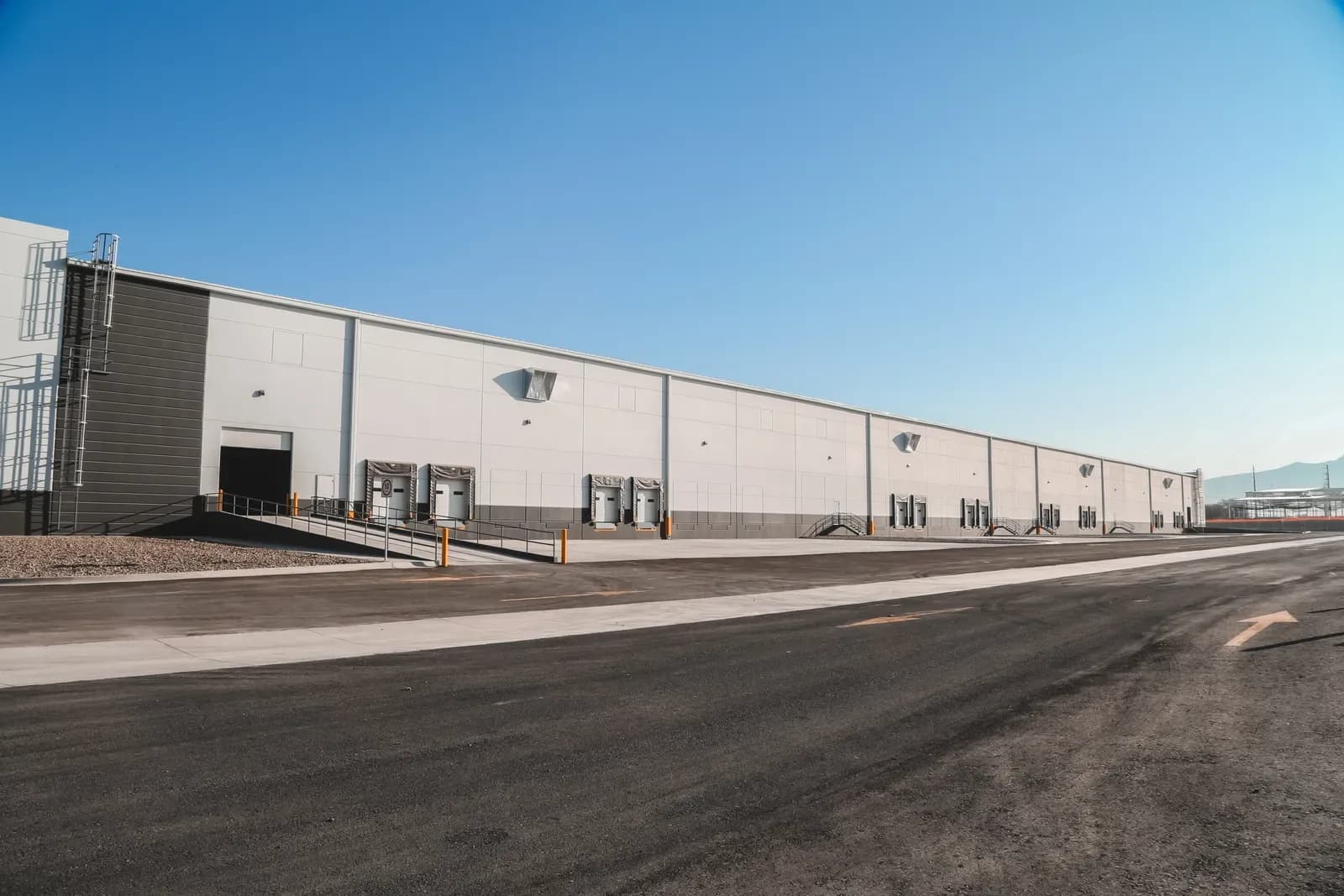 Nave Industrial de 8,174 m² 1