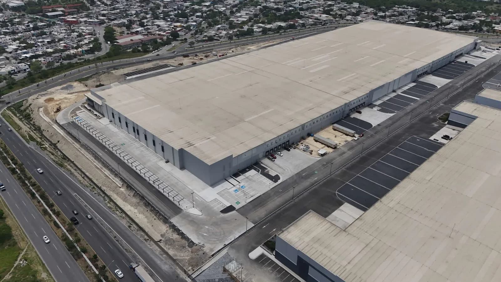 Nave Industrial de 67,390 m² 2
