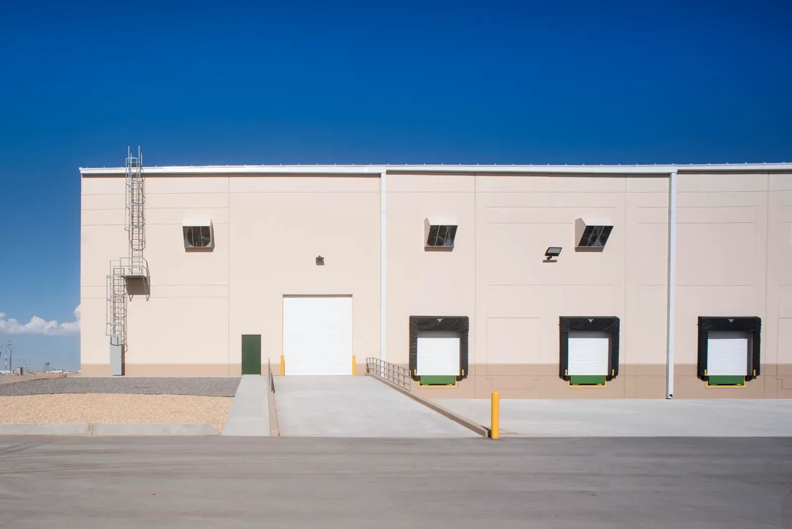 Nave Industrial de 13,206 m² 3