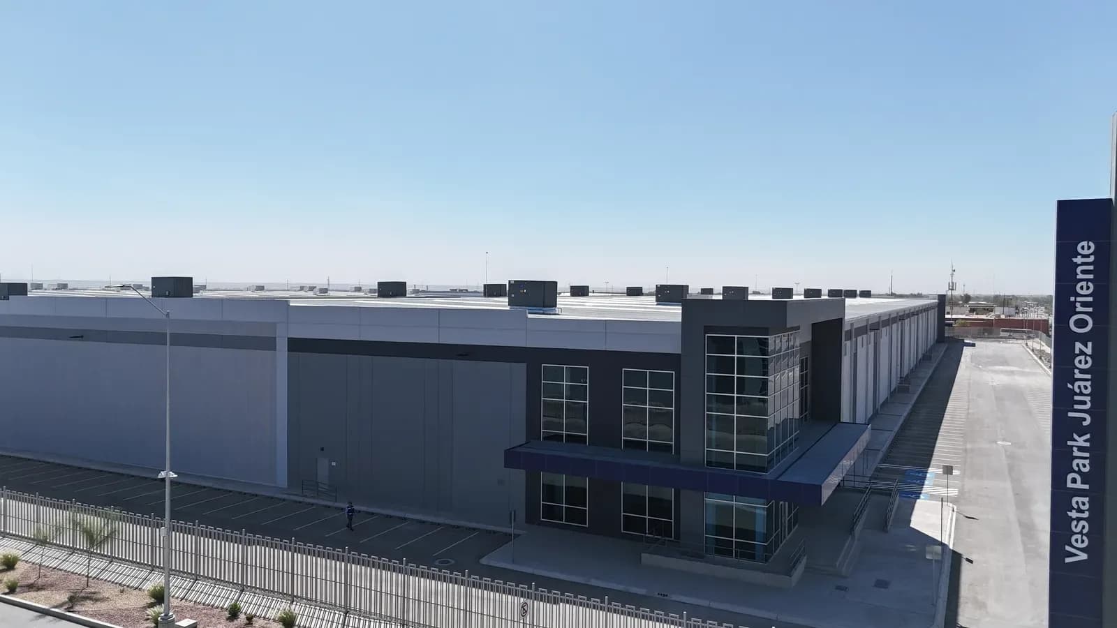 Nave Industrial de 22,454 m² 3