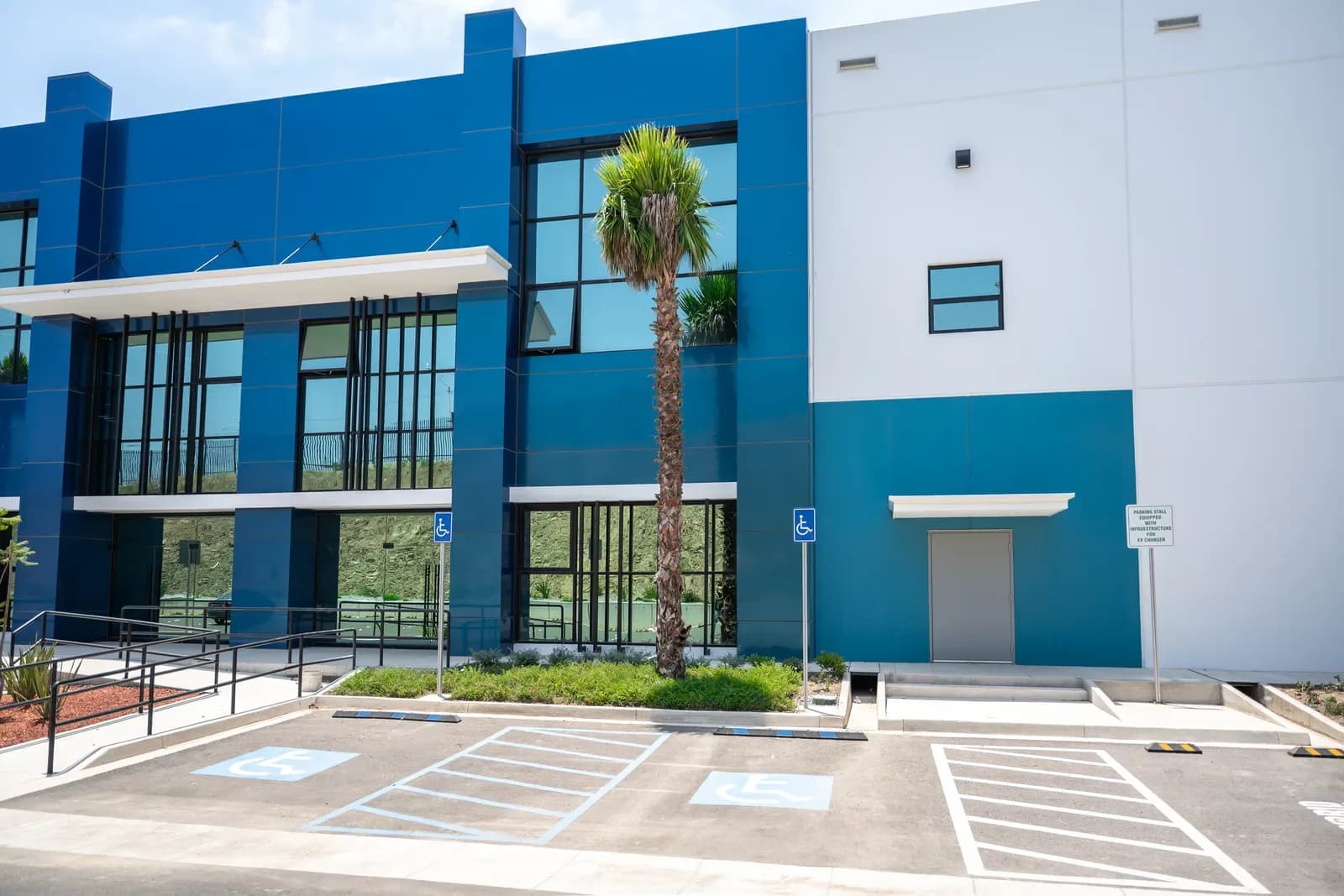 Nave Industrial de 4,358 m² 3