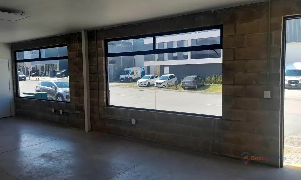 Bodega Industrial 771m² con 1 Andenes en Jalisco, Zapopan La Venta del Astillero 4