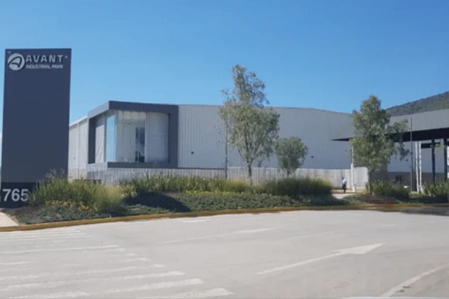 Nave Industrial de 760 m² en Renta - Parque Industrial Avant