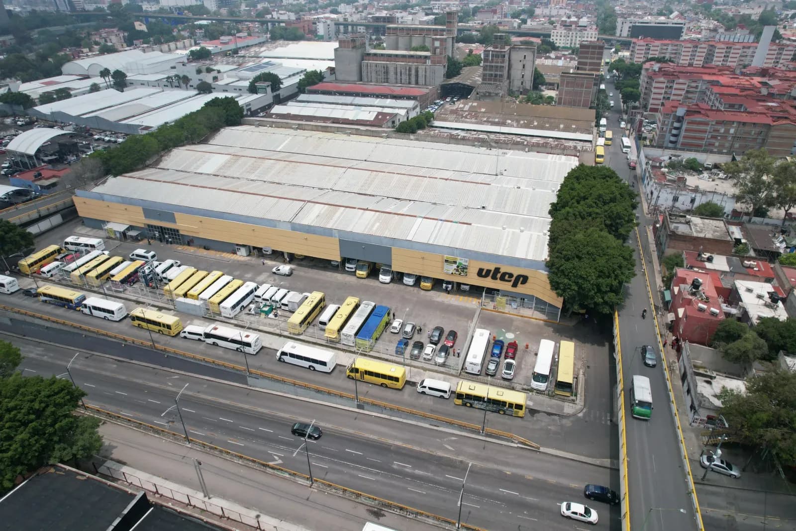 Bodega Industrial de 12,800 m² con 9 Andenes en CDMX, Cuauhtémoc