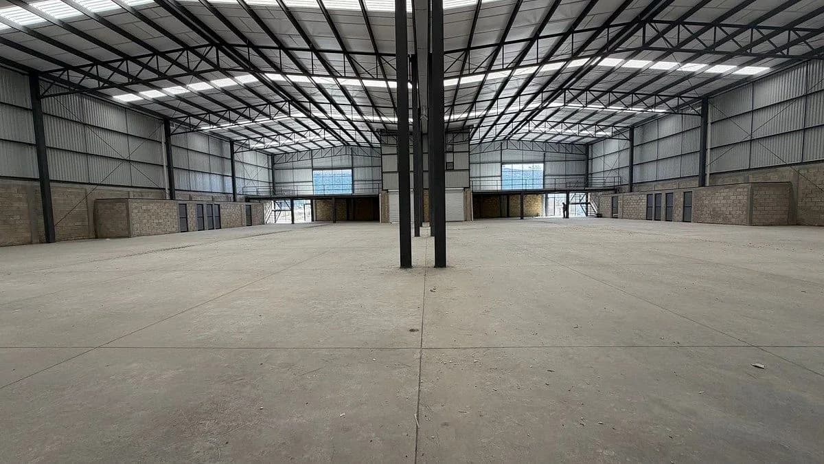 Bodega 1942m2 en Renta en Aldea Park, Zapopan 4