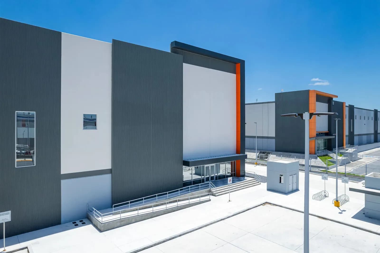 Nave Industrial de 13,332 m² 1