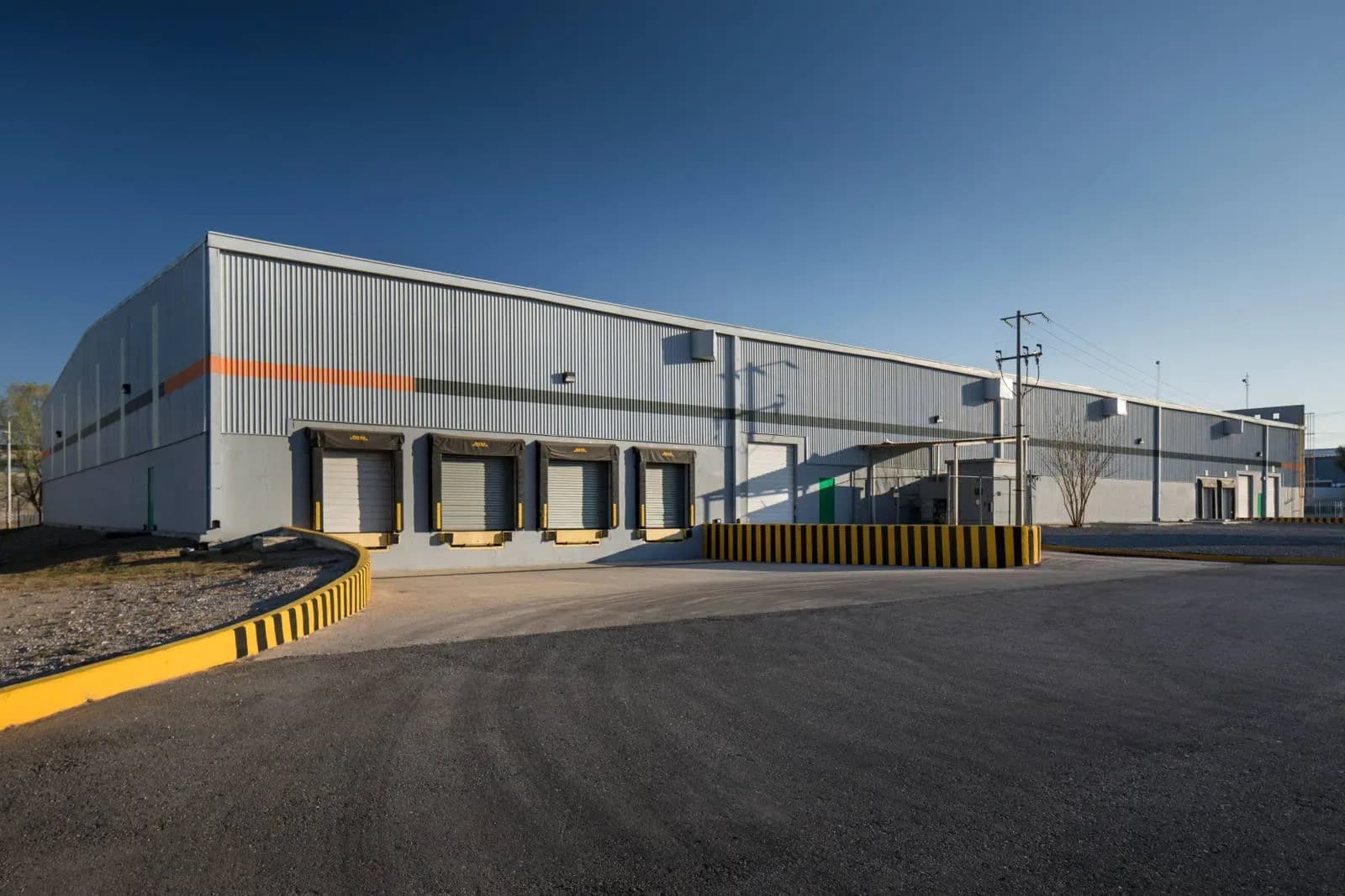 Nave Industrial de 4,500 m² 5