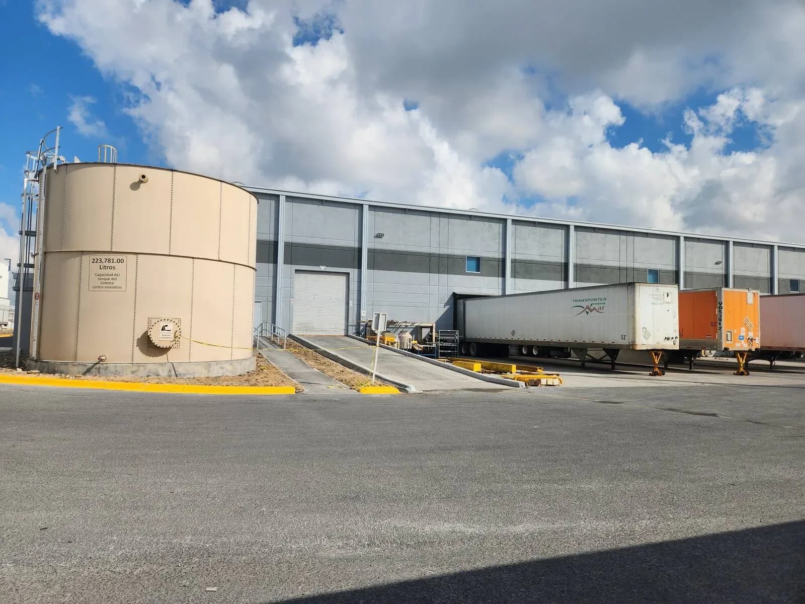 Nave Industrial de 9,315 m² 2