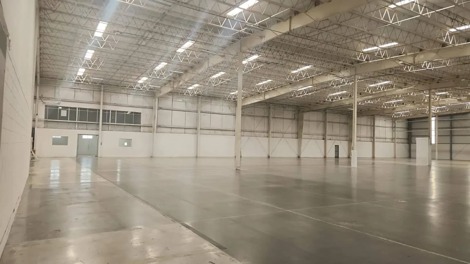 Nave Industrial de 6,084 m² 1