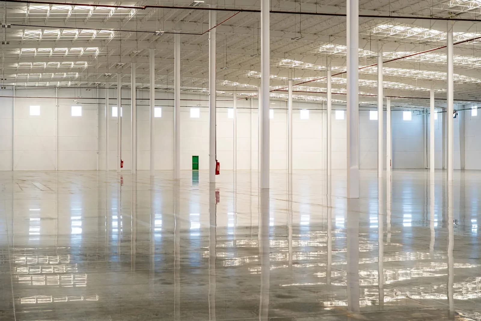 Nave Industrial de 10,900 m² 3