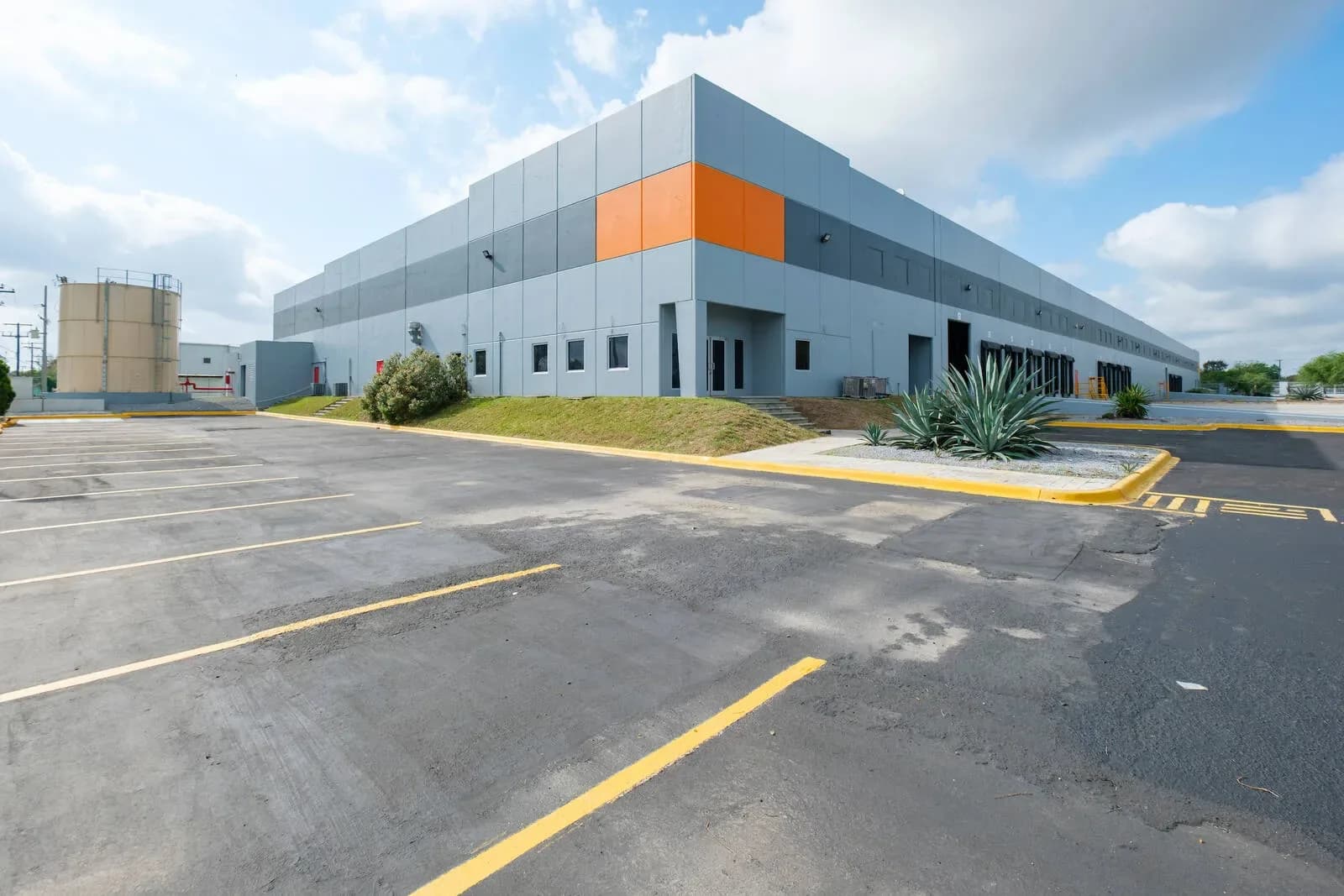 Nave Industrial de 9,964 m² 1