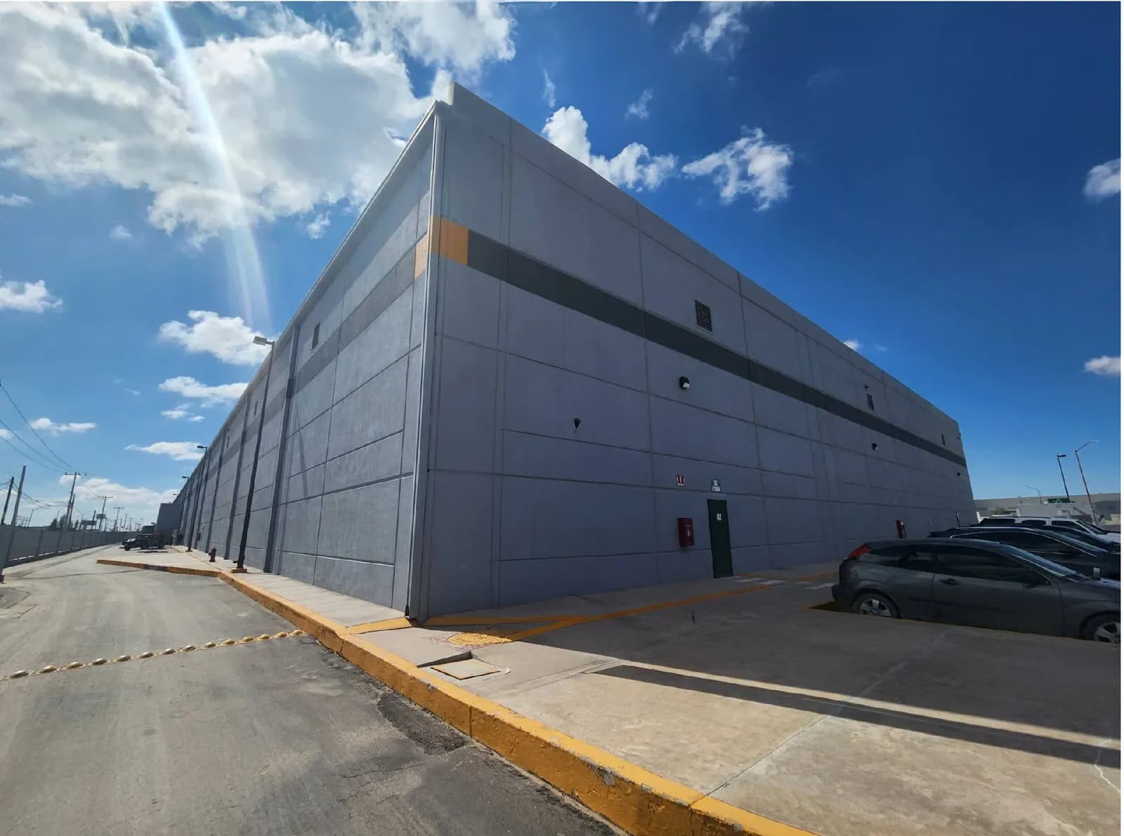 Nave Industrial de 7,265 m²