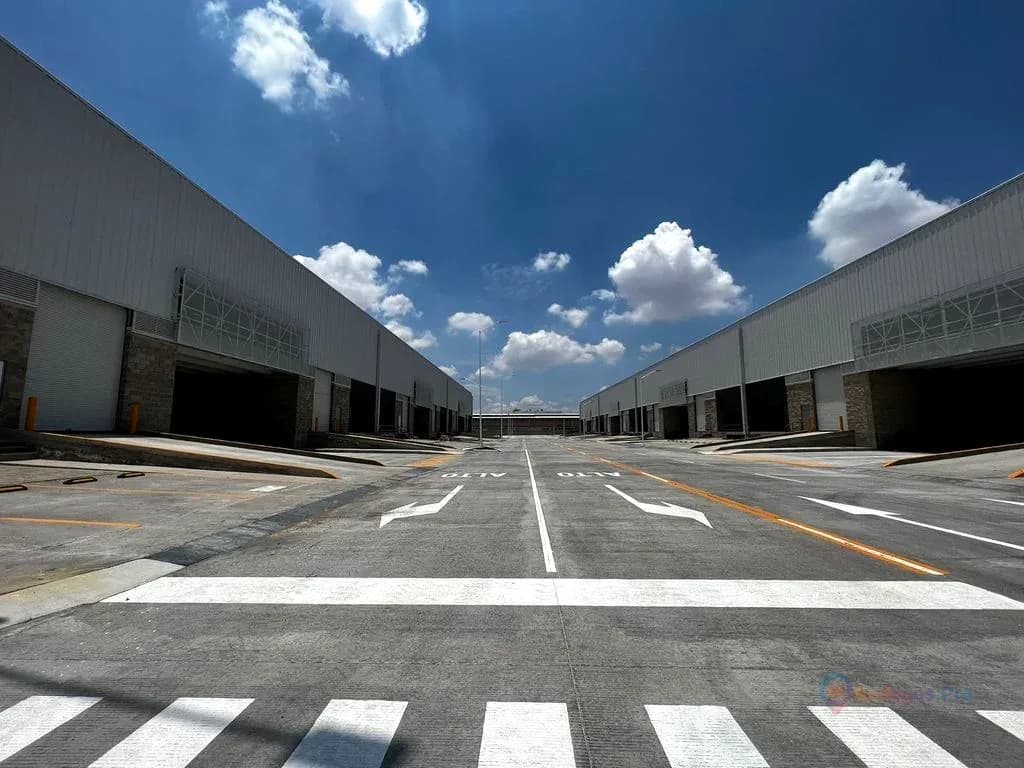 Bodega en Renta 1,200m2 Zona Industrial GDL con Mezzanine y Andén de Carga - Alamo Industrial 5