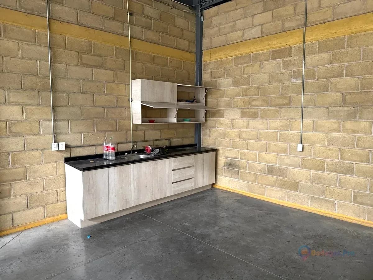 Bodega Industrial 847.9m² con 1 Andenes en Jalisco, San Pedro Tlaquepaque La Llave 3