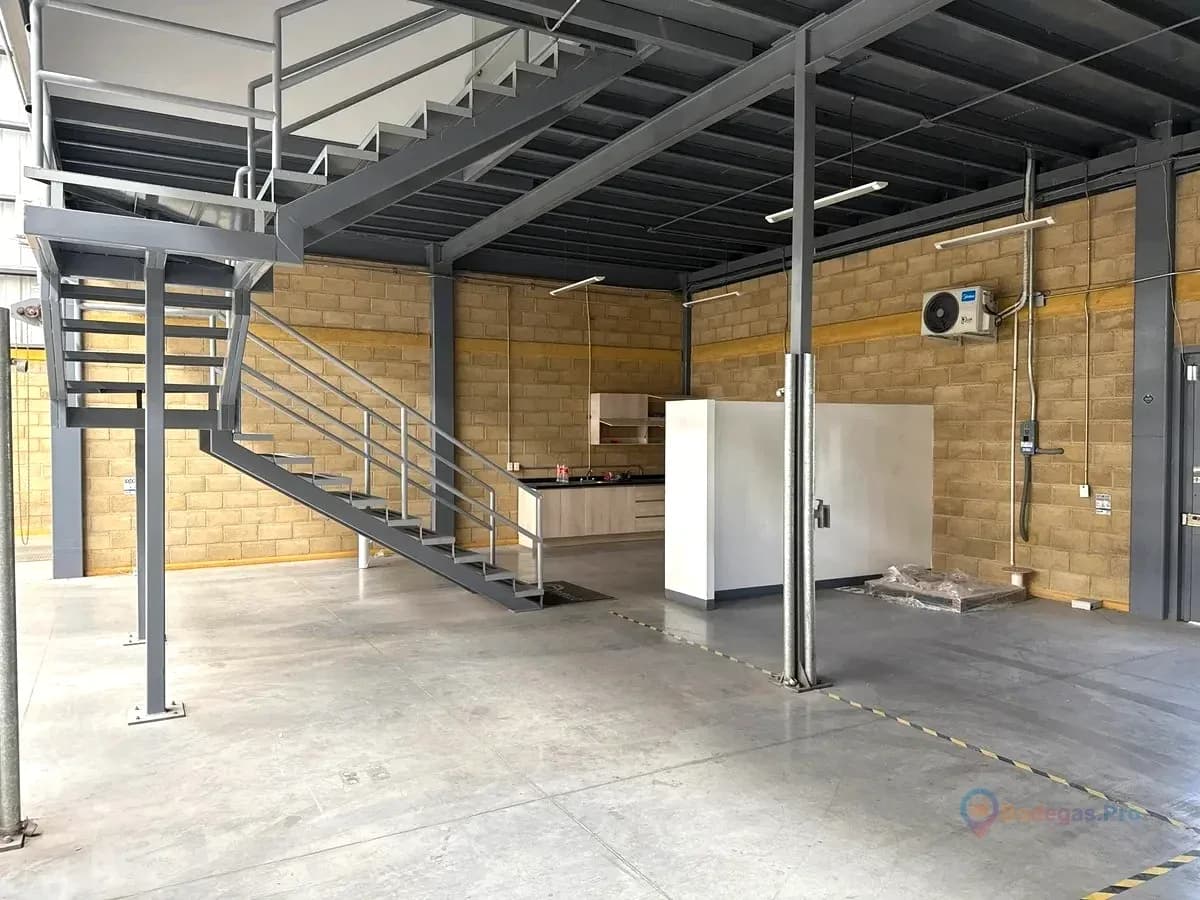 Bodega Industrial 847.9m² con 1 Andenes en Jalisco, San Pedro Tlaquepaque La Llave 4