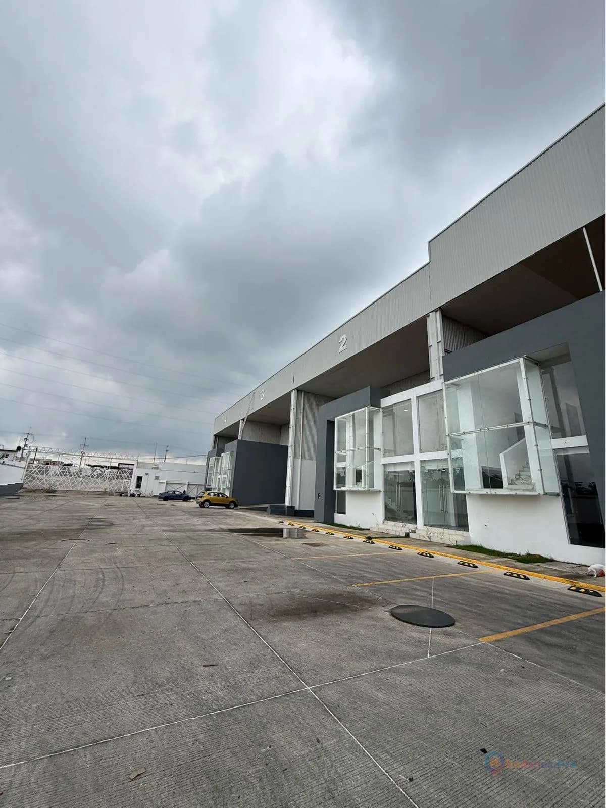 Bodega Industrial 6000m² con 14 Andenes en Jalisco, Zapopan La Venta del Astillero