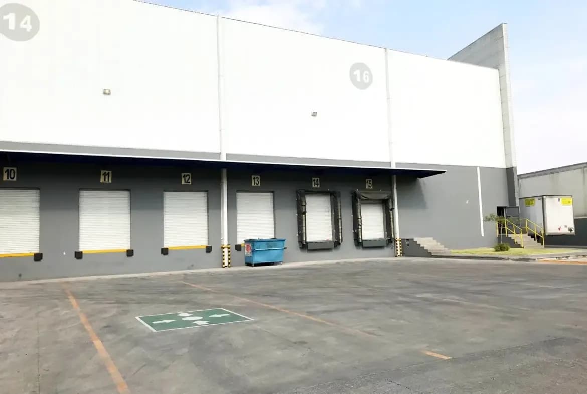 Nave Industrial de 1,885 m2 en Parque Industrial Incalpa, Periférico Sur 1