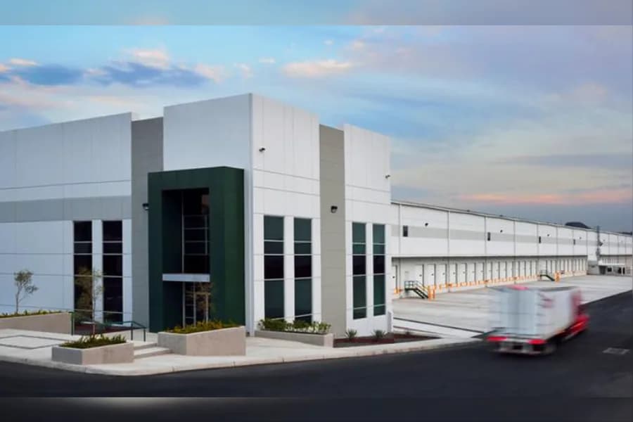 Nave Industrial de 11,304 m² en Renta - Prologis Park Apodaca East (Building 8)