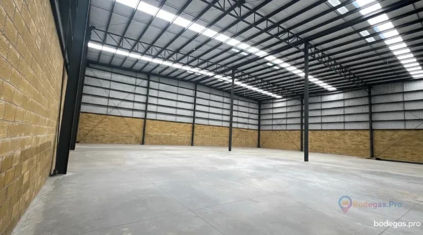 Bodega en Renta 1,331 m2 - Toluquilla, Tlaquepaque 1