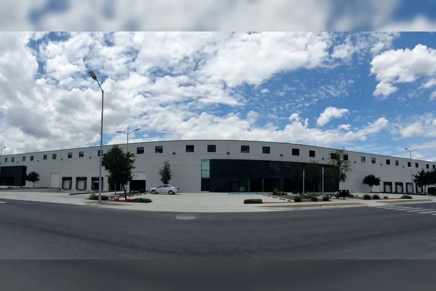 Nave Industrial de 5,695 m² en Renta - Stiva Aeropuerto (AE43)