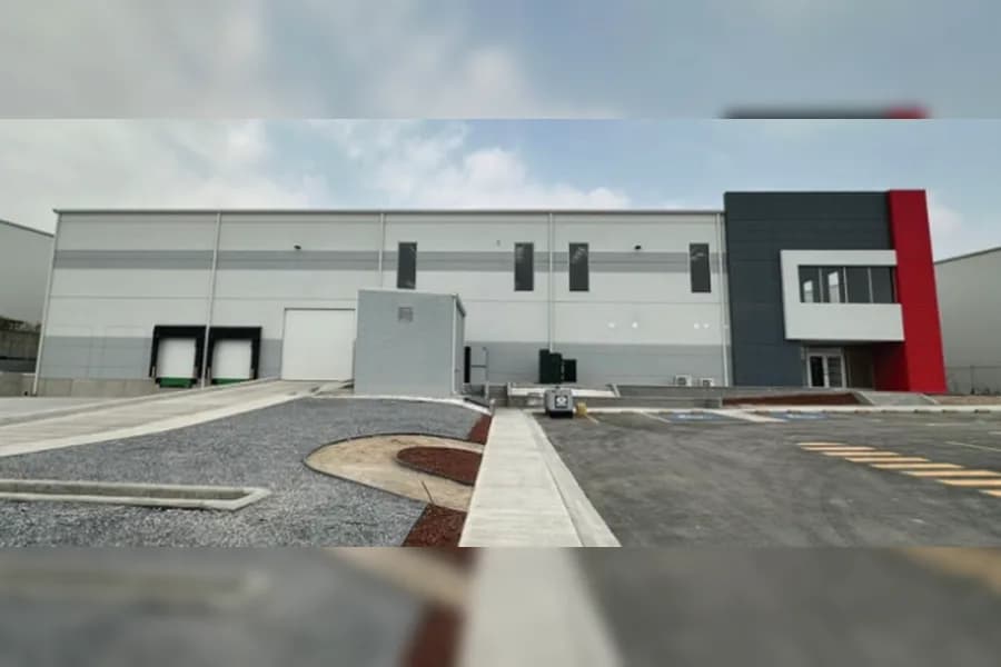 Nave Industrial de 4,000 m² en Renta - VYNMSA Santa Catarina (Spec X)